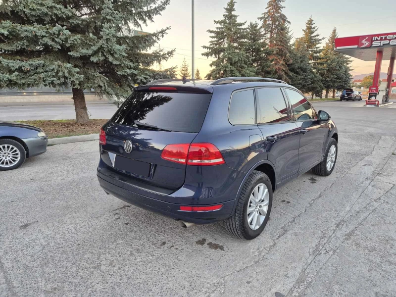 VW Touareg 3.0TDI* TOP* подгрев* сменени вериги* камера* , снимка 6 - Автомобили и джипове - 48092811