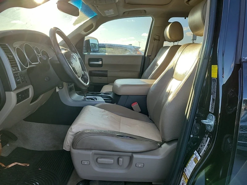 Toyota Sequoia, снимка 8 - Автомобили и джипове - 48726418