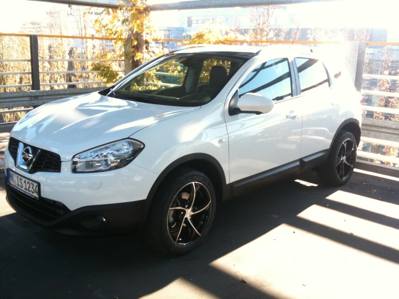 Nissan Qashqai Tekna, снимка 13 - Автомобили и джипове - 51946714