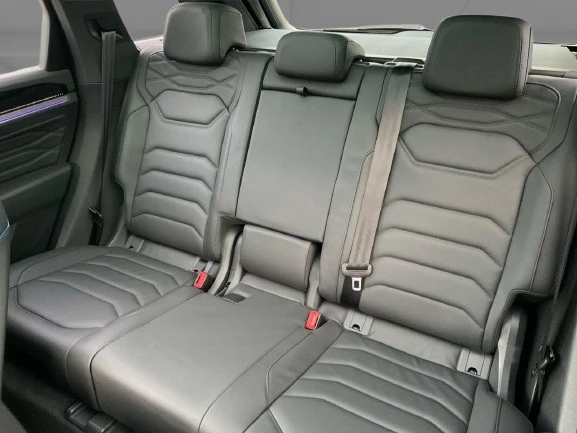 VW Touareg 3.0 TSIe 4Motion = R-Line = Гаранция, снимка 13 - Автомобили и джипове - 52837537