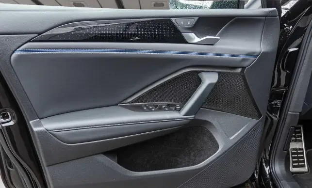 VW Tiguan 2.0 TSI 4Motion = DCC = Гаранция, снимка 4 - Автомобили и джипове - 54157959