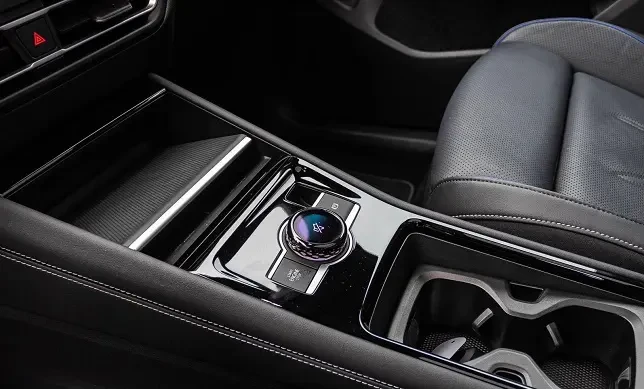 VW Tiguan 2.0 TSI 4Motion = DCC = Гаранция, снимка 7 - Автомобили и джипове - 54157959