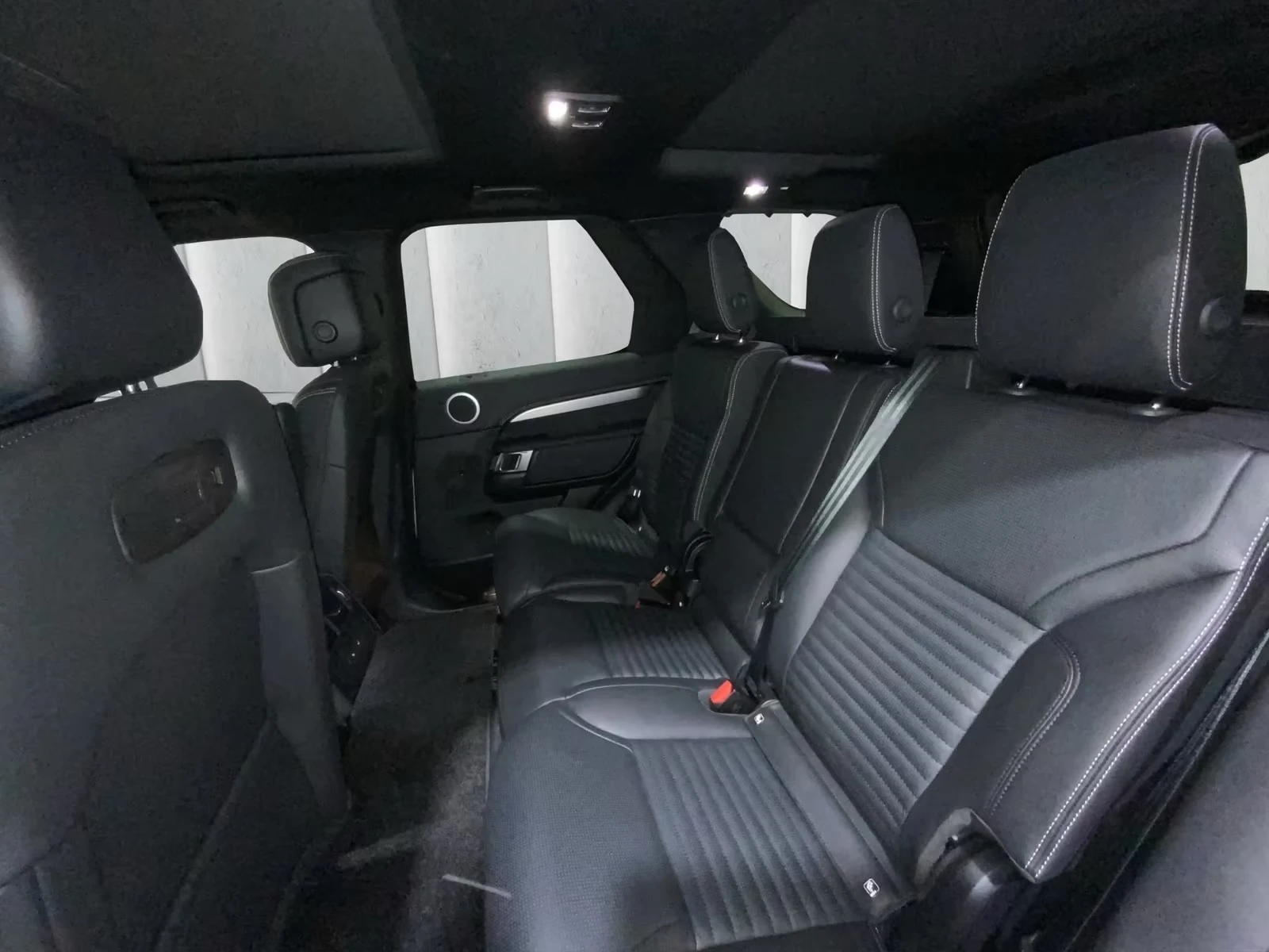 Land Rover Discovery D350 Dynamic SE 7seats - изображение 8