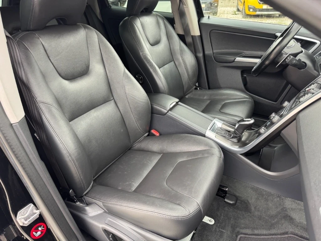 Volvo XC60 3.0 Т6, снимка 8 - Автомобили и джипове - 54530276