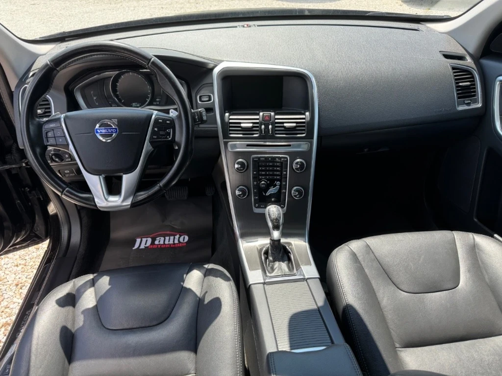 Volvo XC60 3.0 Т6, снимка 10 - Автомобили и джипове - 54530276