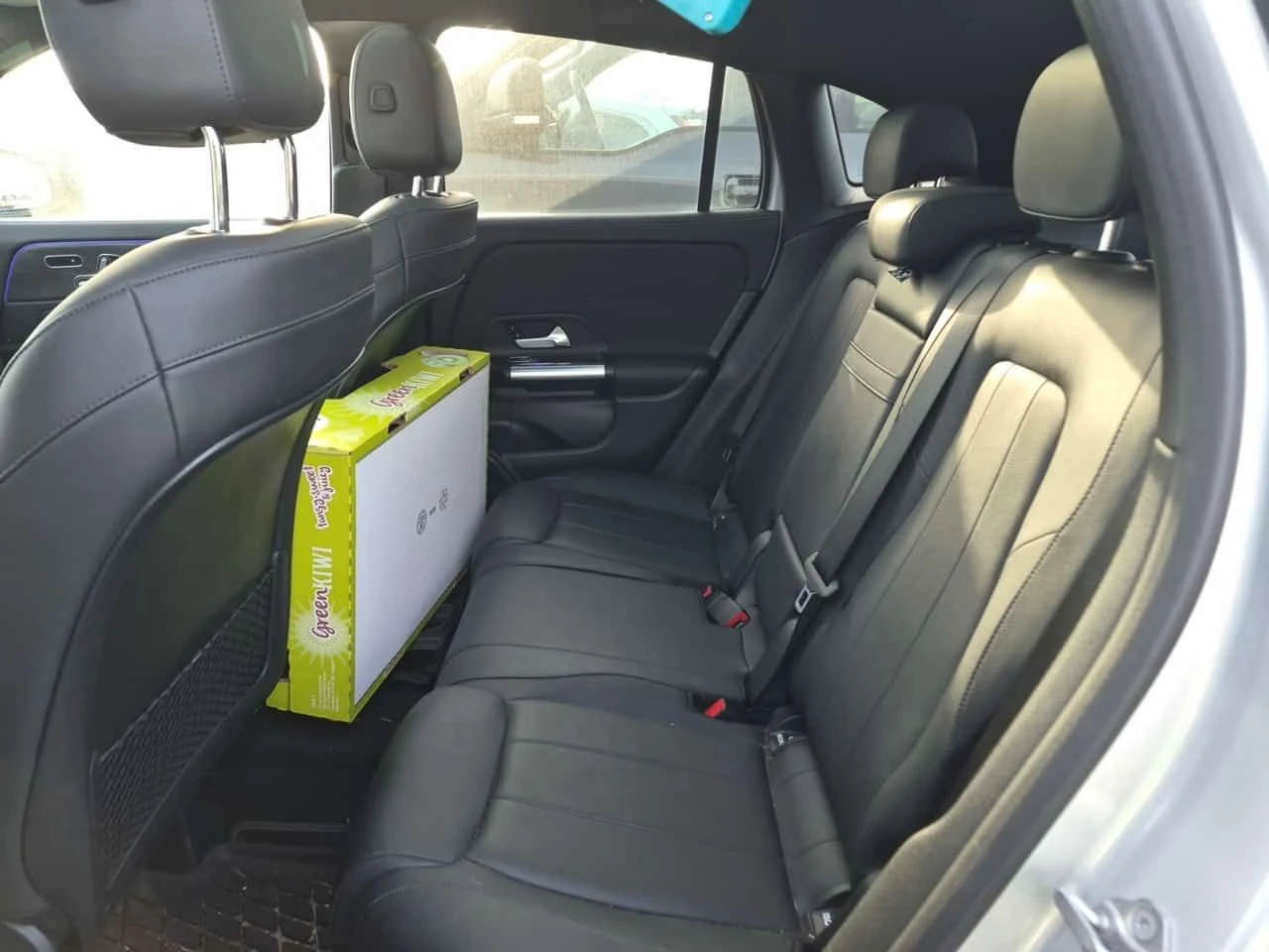 Mercedes-Benz GLA 250 AMBIENT| ПАНОРАМА| ПАМЕТ| CARFAX, снимка 12 - Автомобили и джипове - 54761950