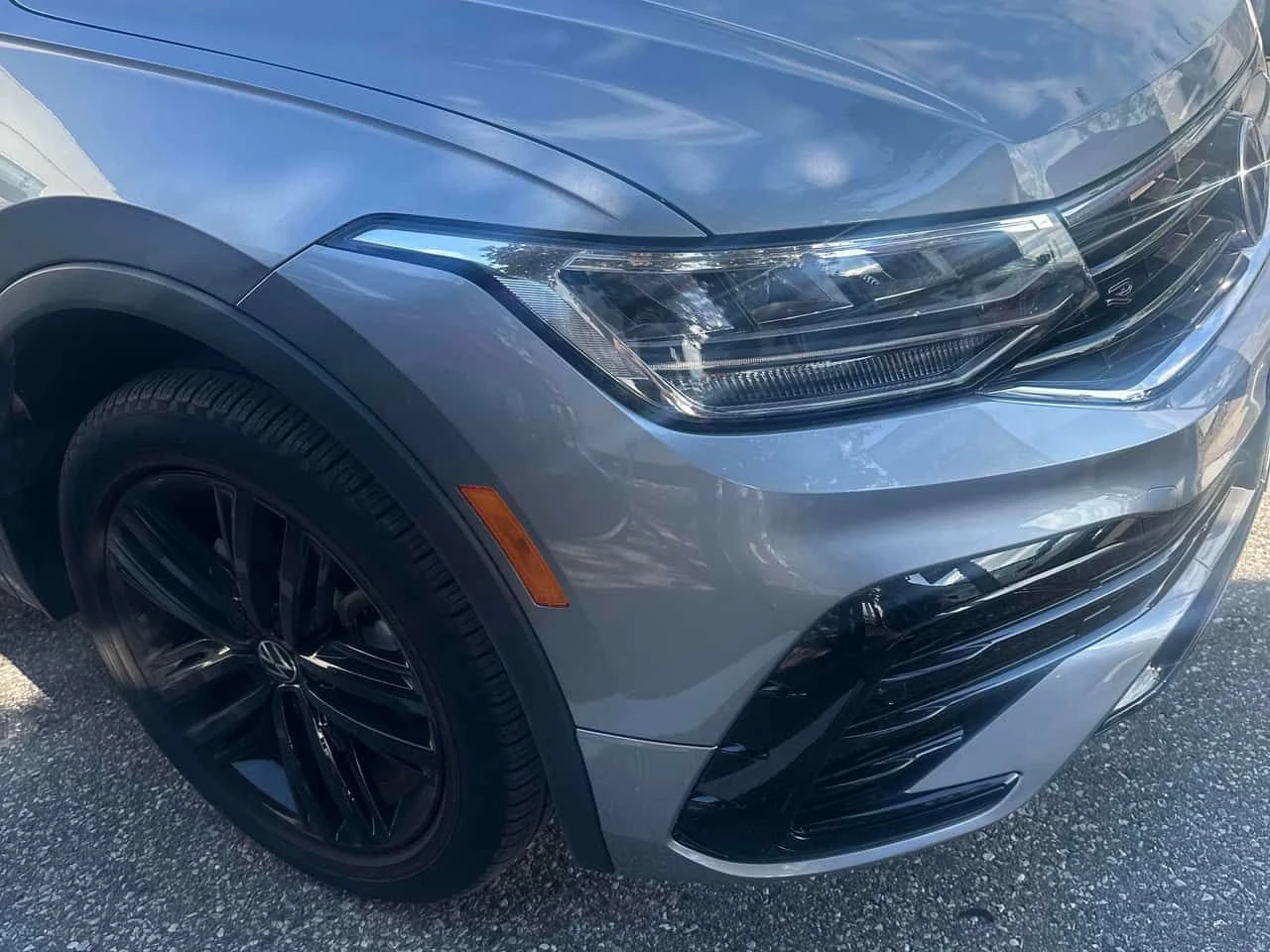 VW Tiguan * Comfortline R Line Black Edition * CARFAX * , снимка 11 - Автомобили и джипове - 55024586