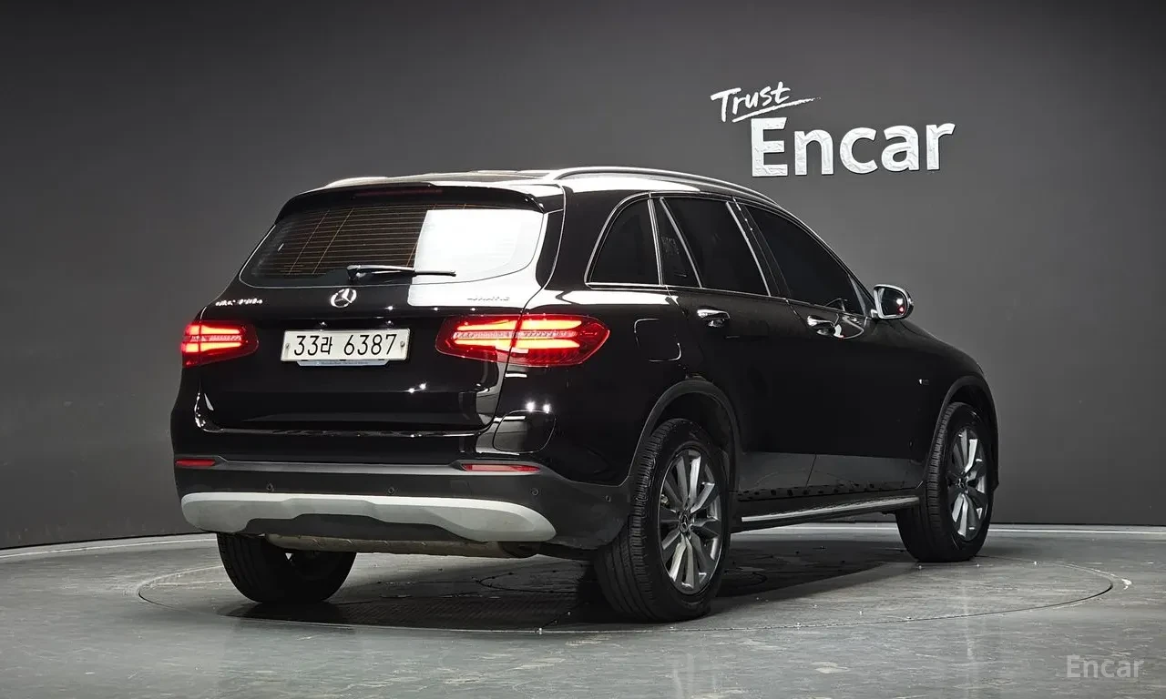 Mercedes-Benz GLC 350 E* ПОДГРЕВ* NAVI* КАМЕРА* , снимка 3 - Автомобили и джипове - 55736919