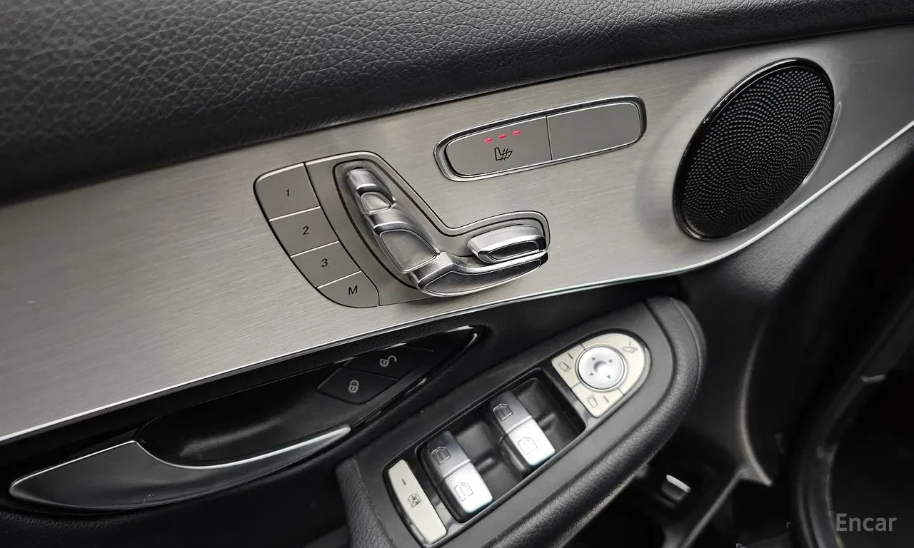 Mercedes-Benz GLC 350 E* ПОДГРЕВ* NAVI* КАМЕРА* , снимка 11 - Автомобили и джипове - 55736919