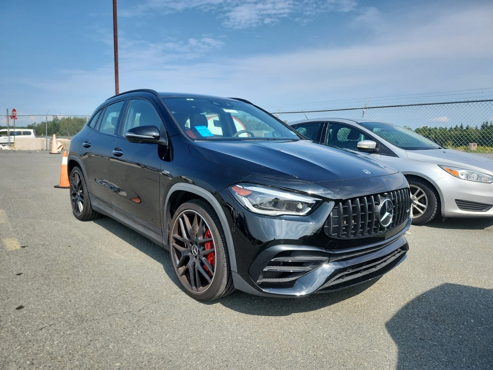 Mercedes-Benz GLA * AMG 45* CARFAX* АВТОКРЕДИТ БЕЗ ПЪРВОНАЧАЛНА ВНОС, снимка 2 - Автомобили и джипове - 55801062