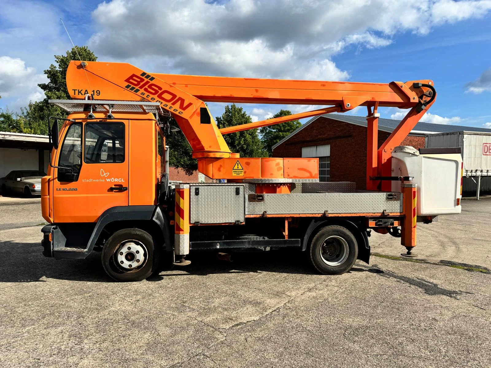 Автовишка Друга марка 19м 200кг Bison TKA19KS, снимка 1