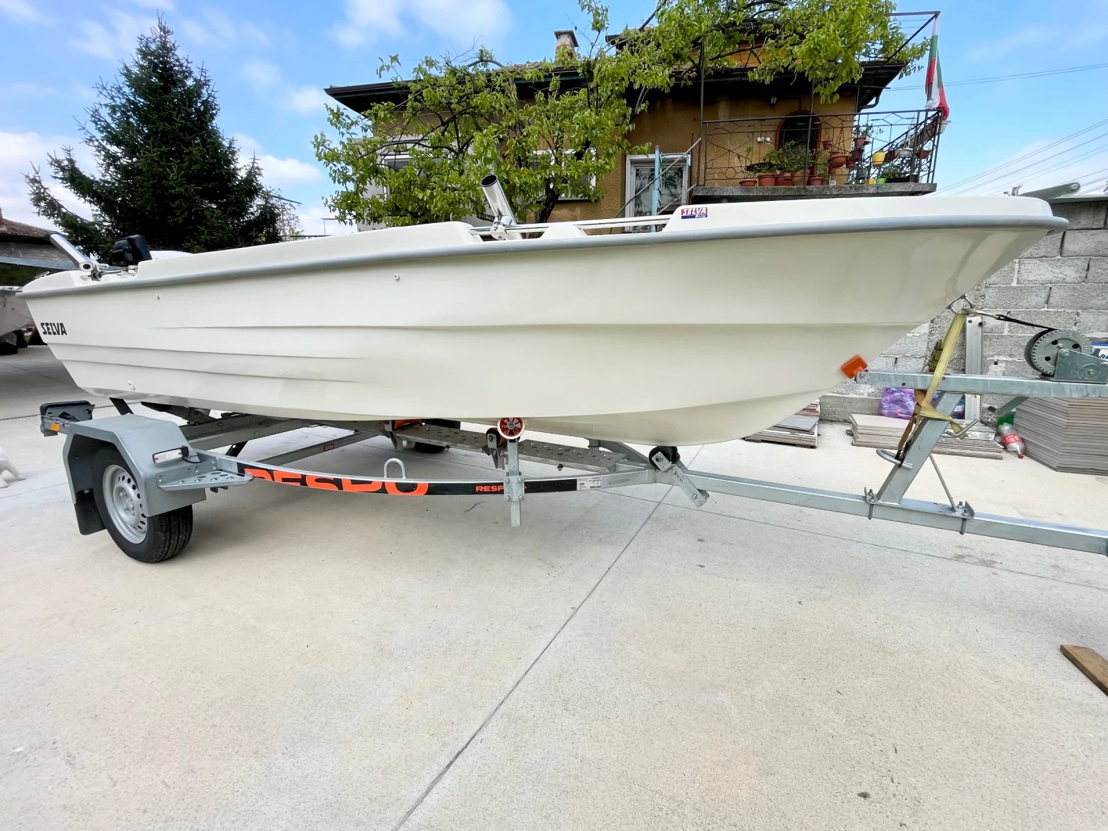 Моторна яхта Selva Tiller 4.50, снимка 7 - Воден транспорт - 54733573