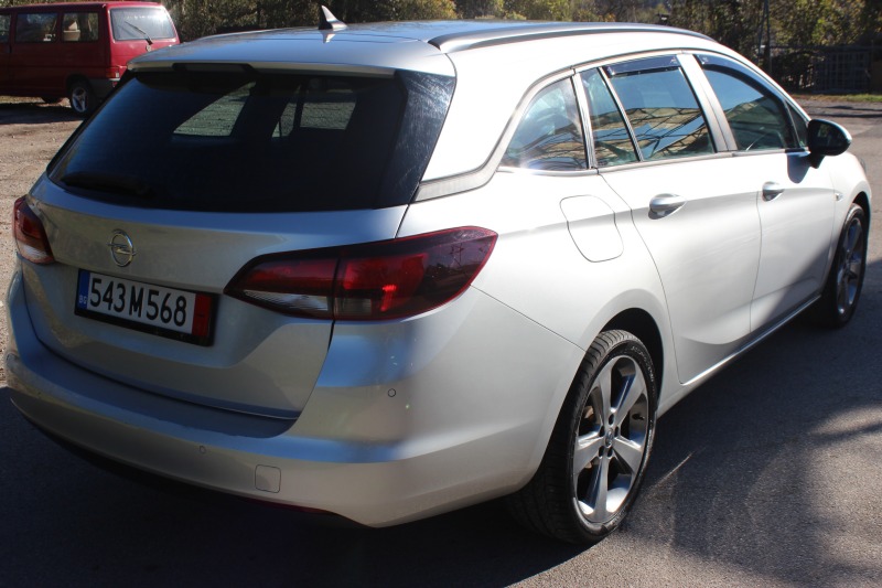 Opel Astra 1.6cdti Уникат Топ Състояние, снимка 7 - Автомобили и джипове - 42924354