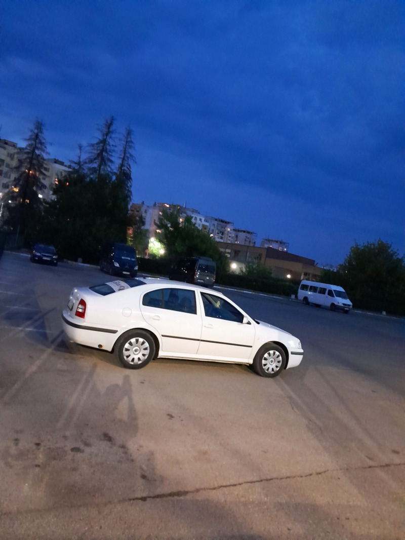 Skoda Octavia 1.6, снимка 13 - Автомобили и джипове - 45413307