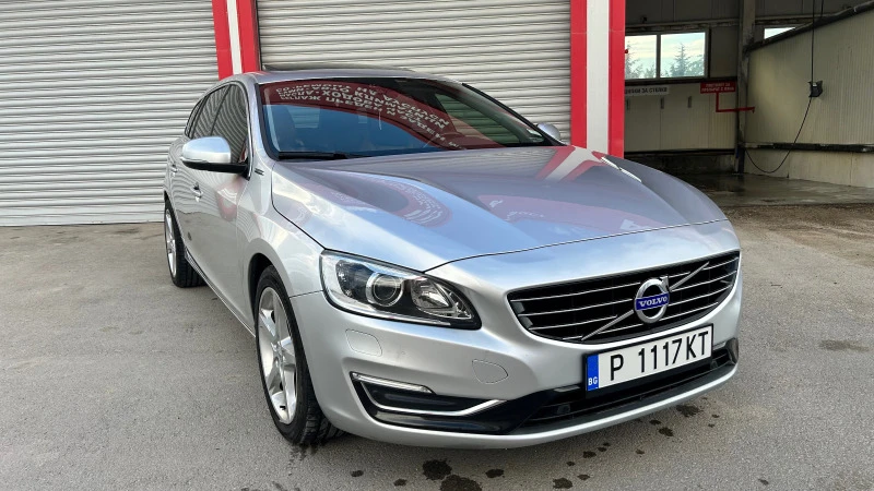 Volvo V60 PLUG-IN HYBRID, снимка 4 - Автомобили и джипове - 47134454