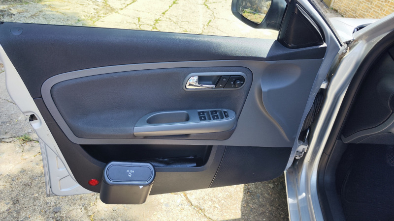 Seat Ibiza, снимка 8 - Автомобили и джипове - 46434806