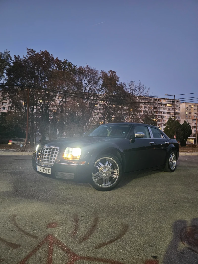 Chrysler 300c, снимка 1 - Автомобили и джипове - 47297780