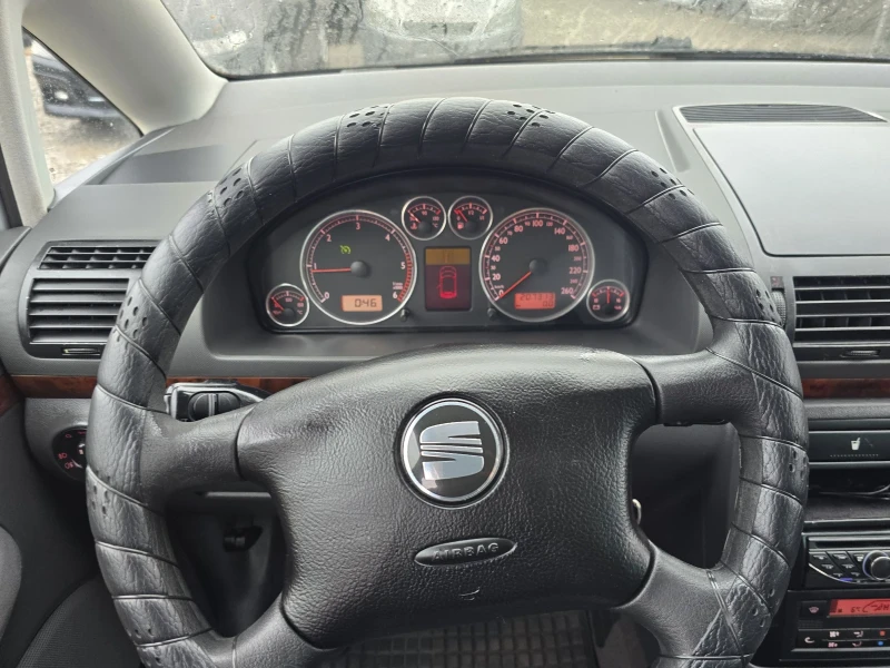 Seat Alhambra 1.9TDI ГЕРМАНИЯ , снимка 11 - Автомобили и джипове - 51096917