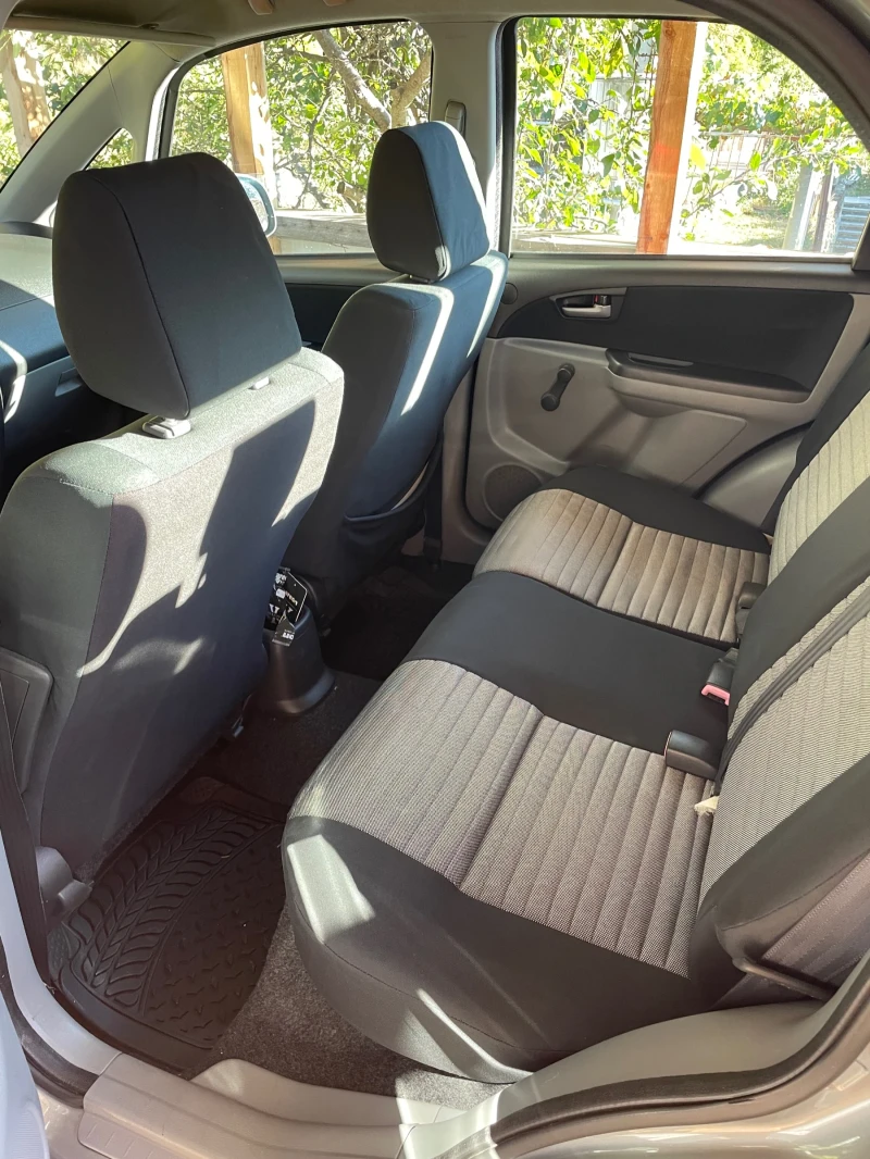 Suzuki SX4, снимка 8 - Автомобили и джипове - 52516418