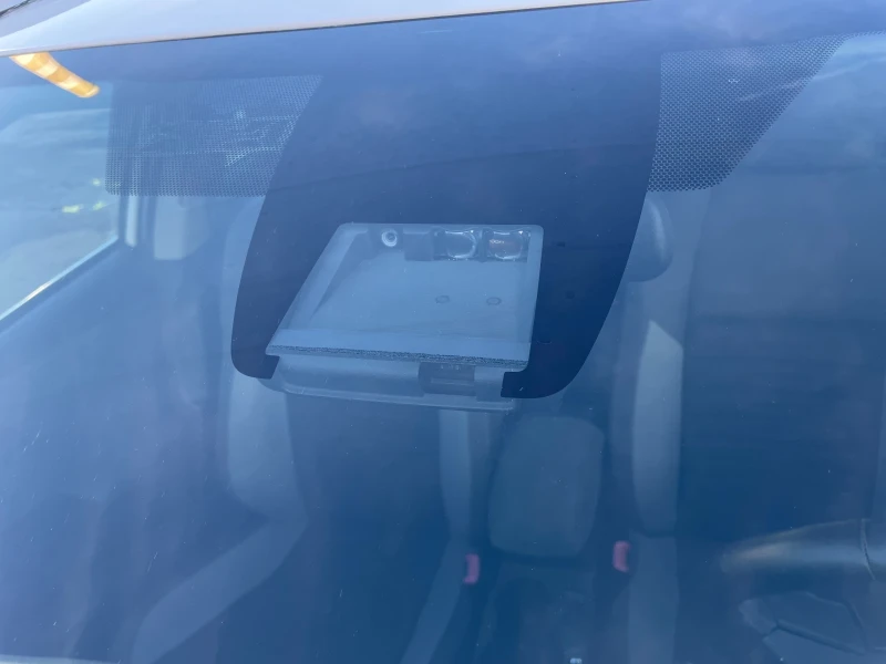 Toyota Auris 1.8 hybrid face, снимка 13 - Автомобили и джипове - 53112603