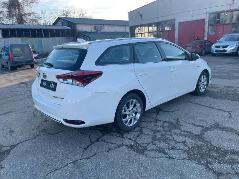 Toyota Auris 1.8 hybrid face, снимка 4 - Автомобили и джипове - 53112603