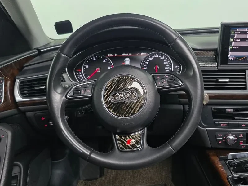 Audi A6 2.0 Tdi, снимка 13 - Автомобили и джипове - 53896869