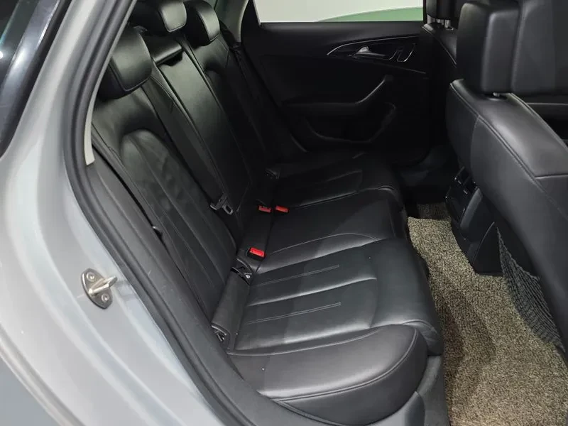 Audi A6 2.0 Tdi, снимка 12 - Автомобили и джипове - 53896869