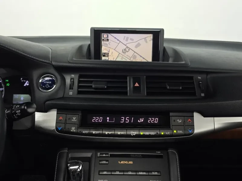 Lexus CT 200h Compact Luxury ZWA10, снимка 6 - Автомобили и джипове - 55537119