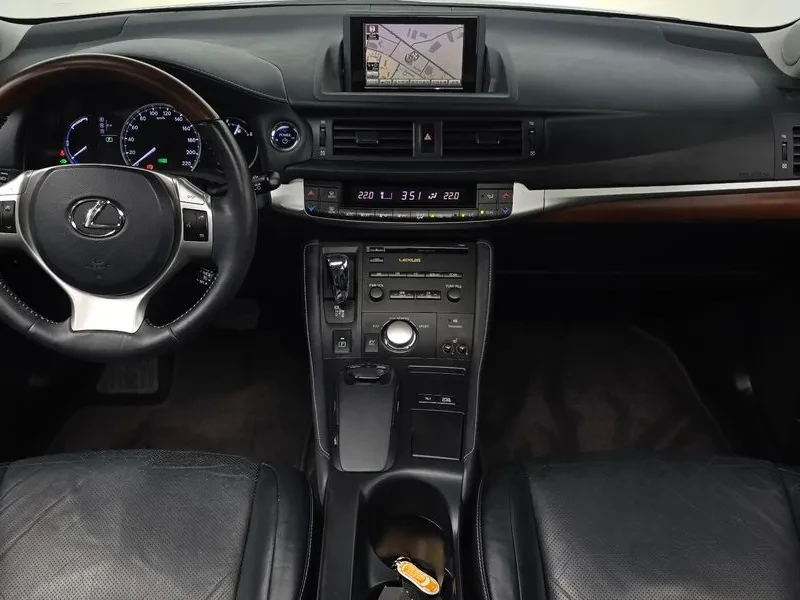 Lexus CT 200h Compact Luxury ZWA10, снимка 3 - Автомобили и джипове - 55537119