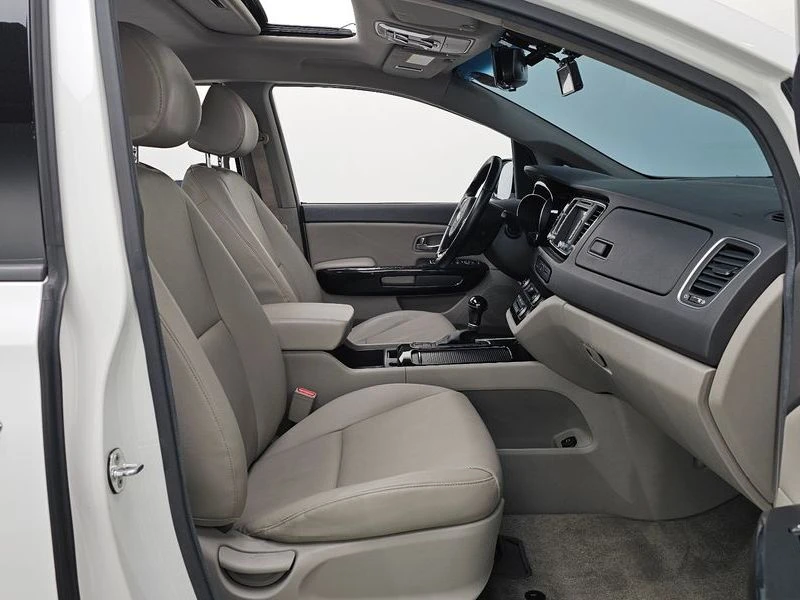 Kia Carnival 9-seater Prestige| 194к.с., снимка 11 - Автомобили и джипове - 56126658