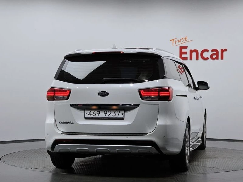 Kia Carnival 9-seater Prestige| 194к.с., снимка 4 - Автомобили и джипове - 56126658