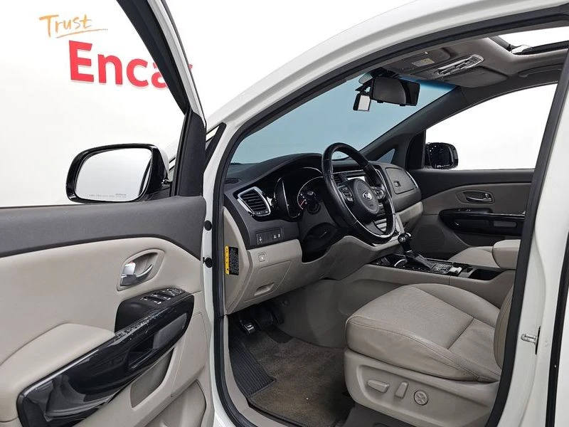 Kia Carnival 9-seater Prestige| 194к.с., снимка 10 - Автомобили и джипове - 56126658