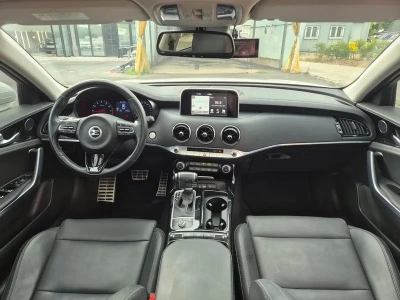 Kia Stinger, снимка 5 - Автомобили и джипове - 56689209