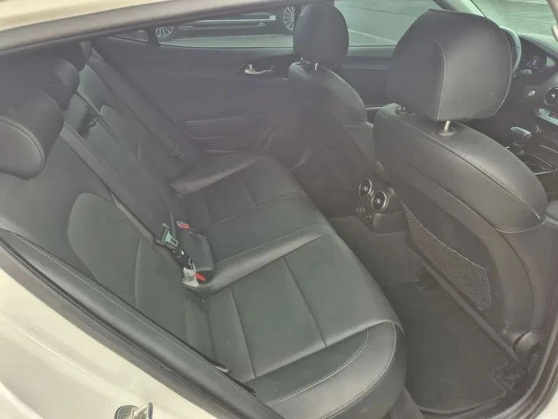 Kia Stinger, снимка 8 - Автомобили и джипове - 56689209