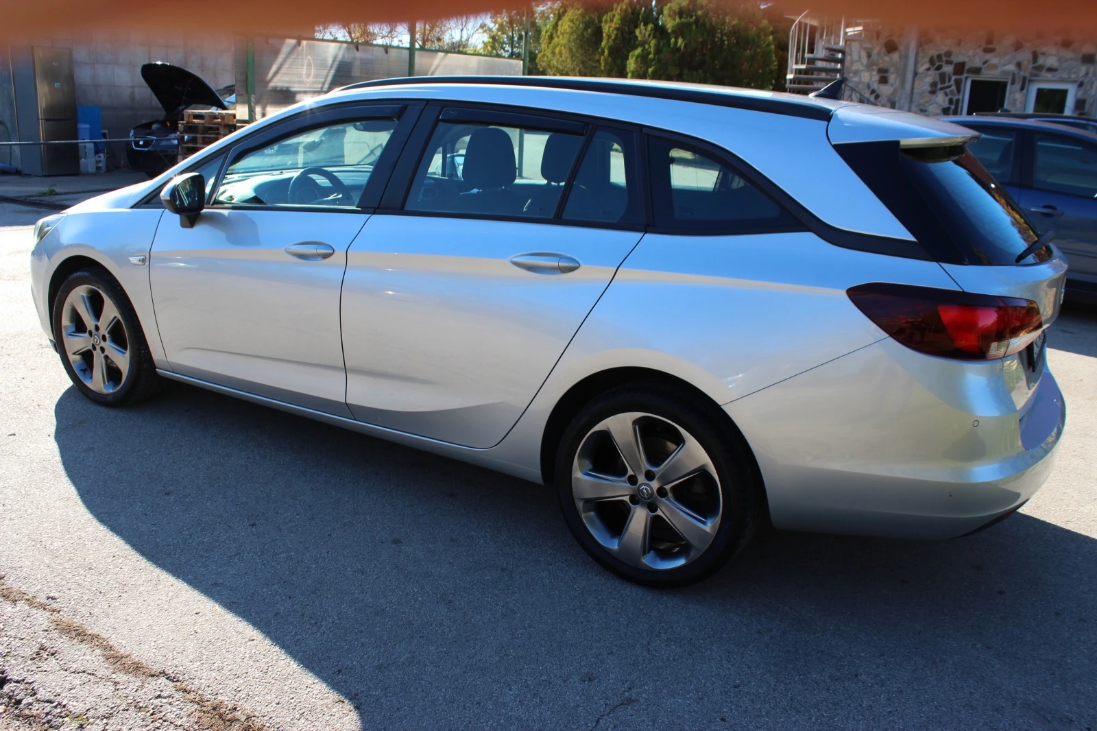 Opel Astra 1.6cdti Уникат Топ Състояние - изображение 9