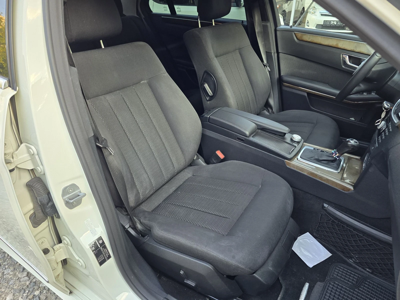 Mercedes-Benz E 200 200 D - изображение 9