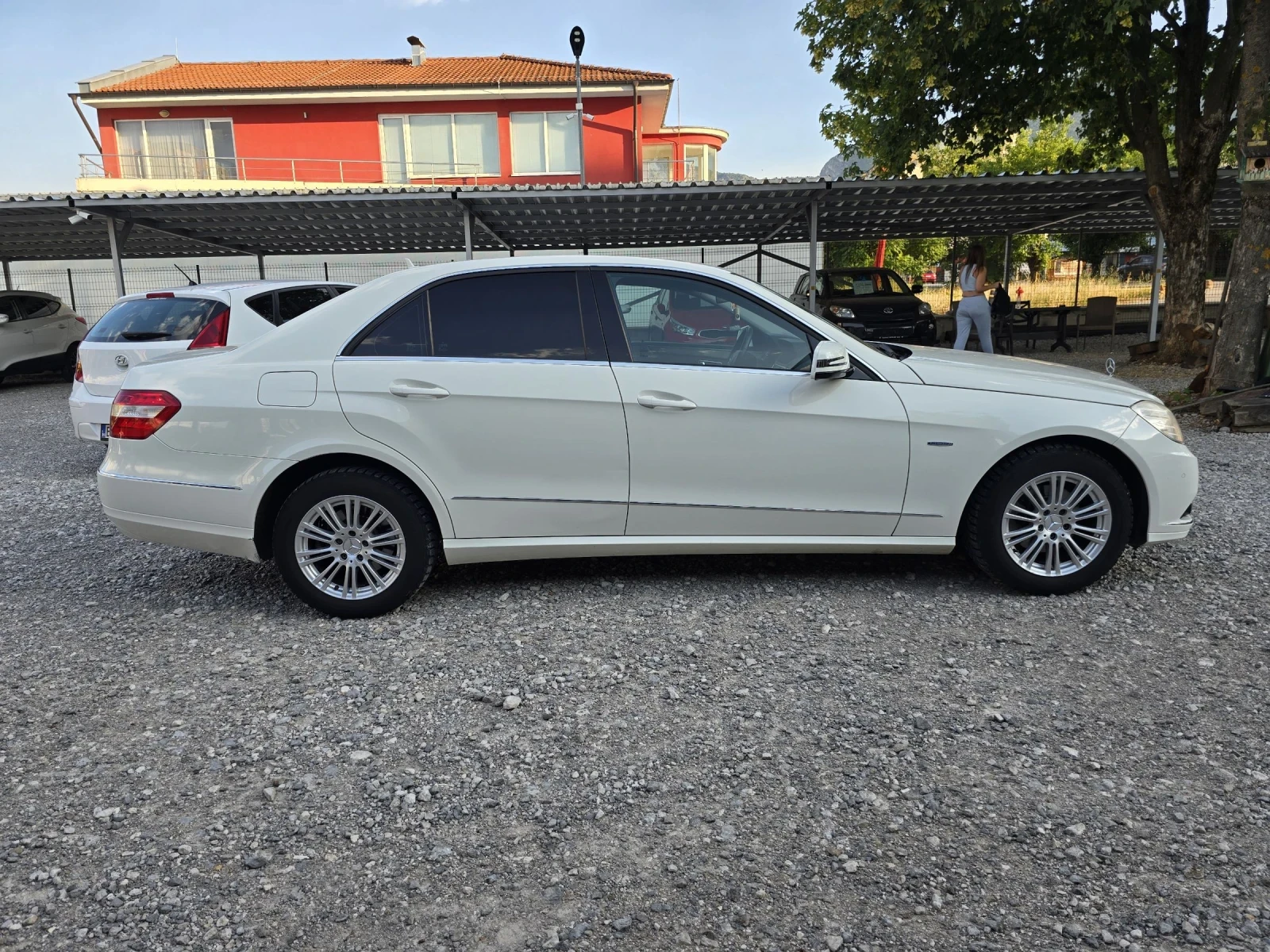 Mercedes-Benz E 200 200 D - изображение 7