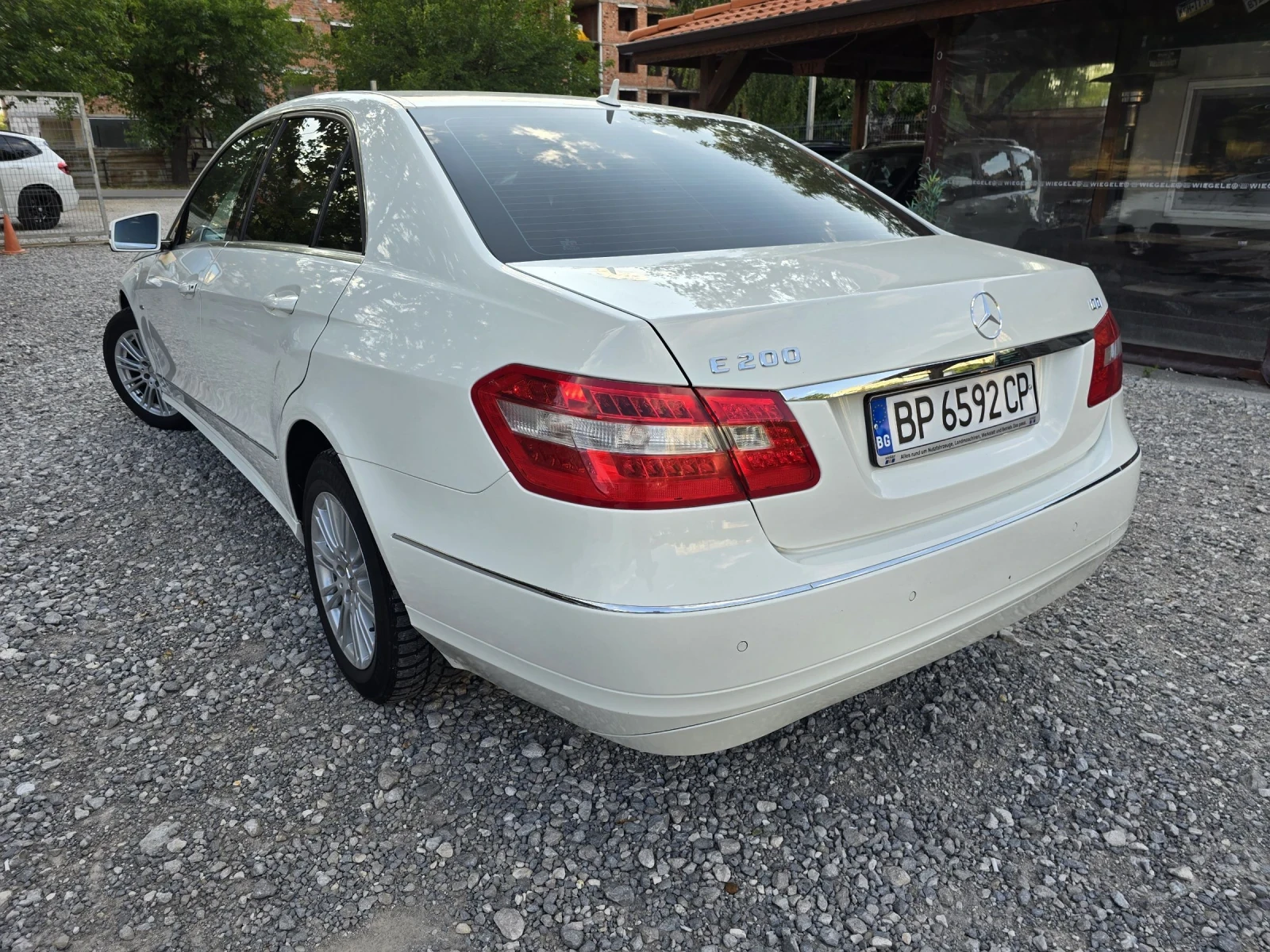 Mercedes-Benz E 200 200 D - изображение 4