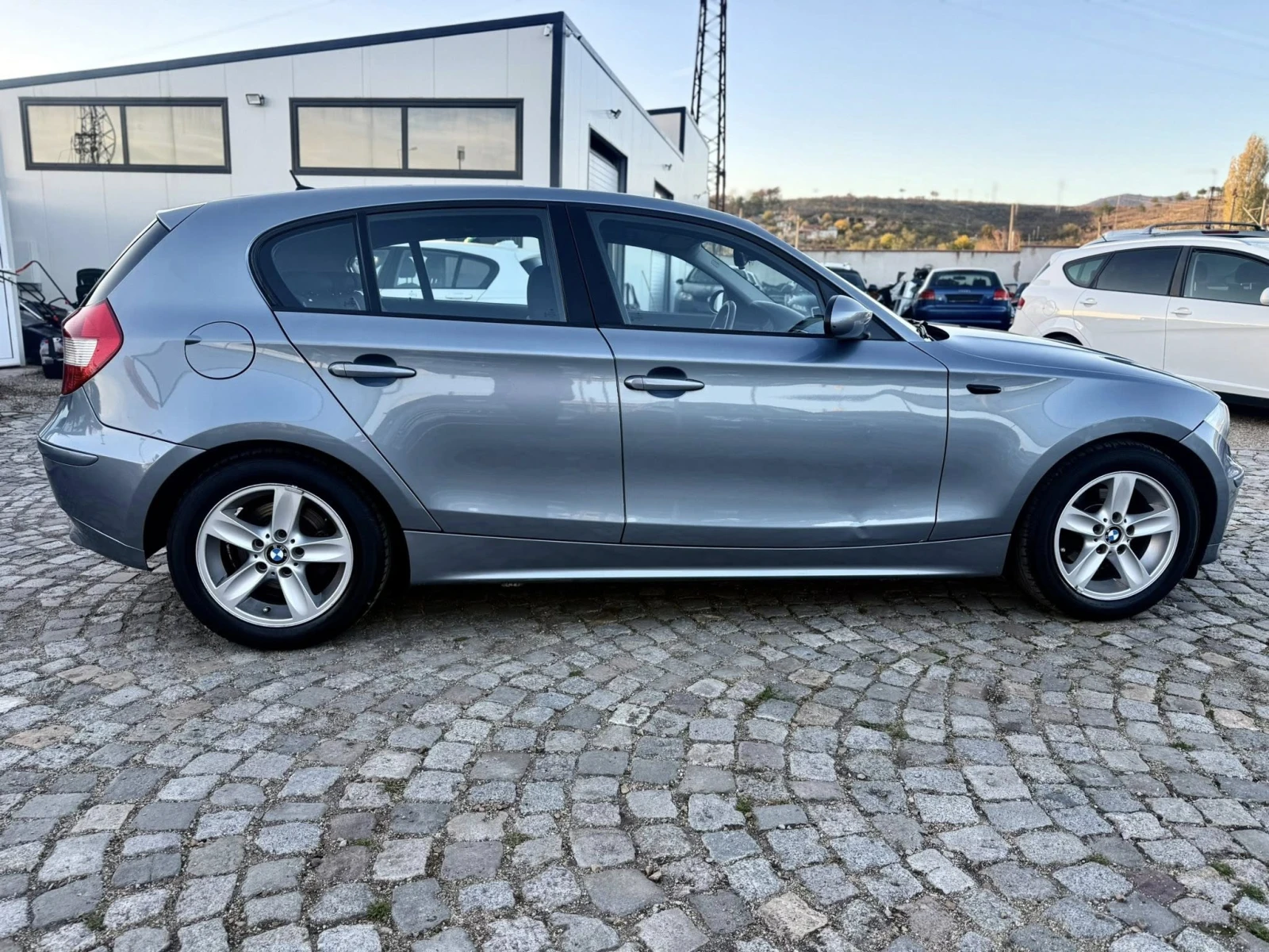 BMW 120 2.0 AVTOMATIK - изображение 6