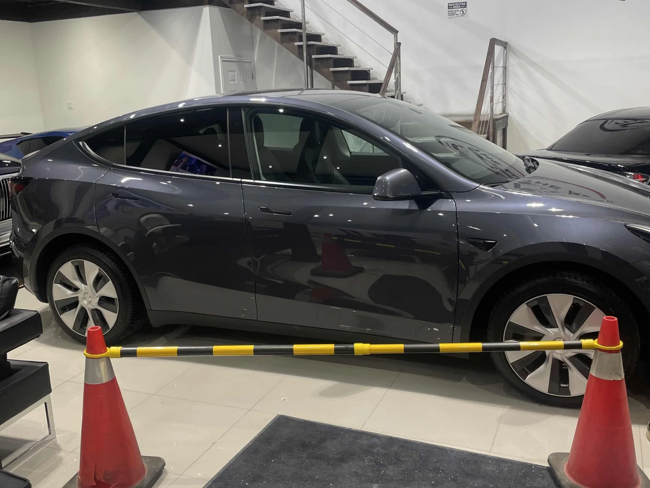 Tesla Model Y CARFAX* АВТОФИНАНСИРАНЕ* БЕЗ ПЪРВОНАЧАЛНА ВНОСКА*  - изображение 3