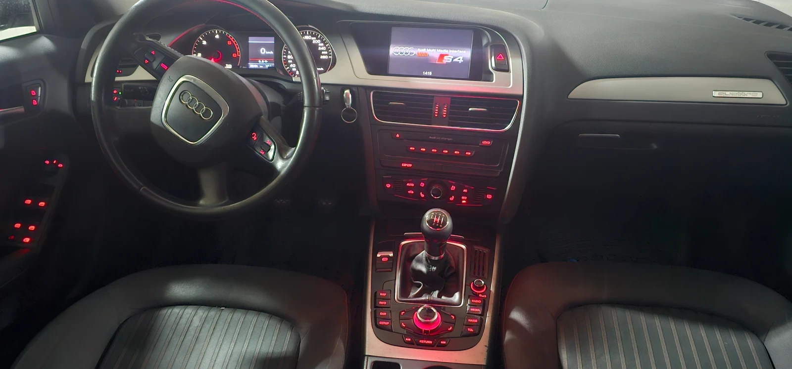 Audi A4 Avant B8 3.0TDI, снимка 12 - Автомобили и джипове - 52892478