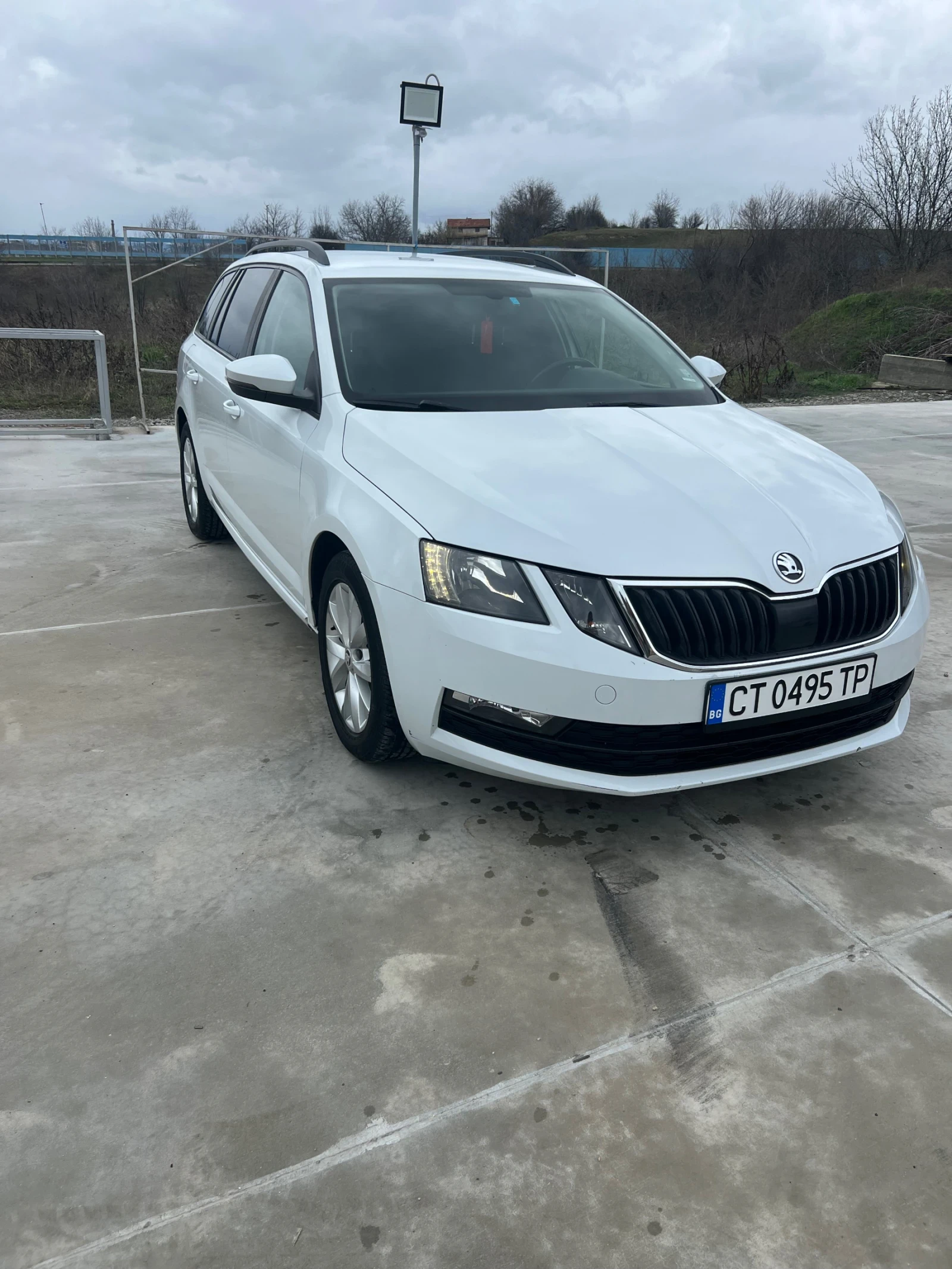 Skoda Octavia, снимка 2 - Автомобили и джипове - 53751436