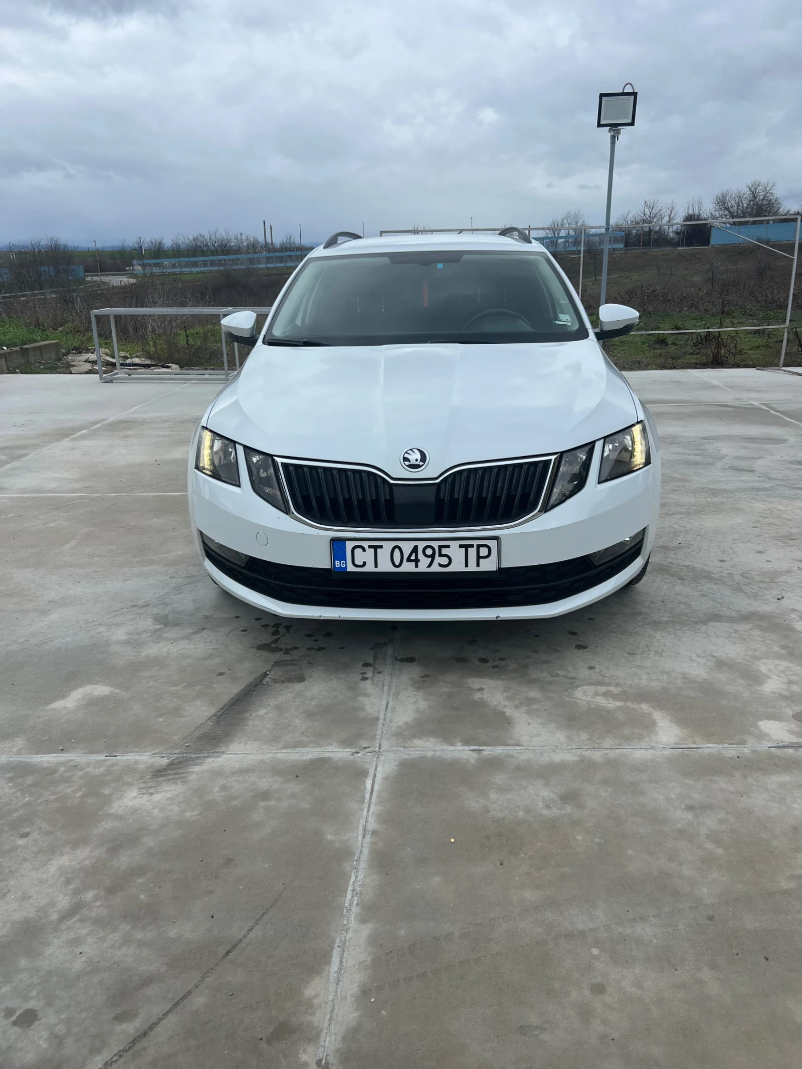 Skoda Octavia, снимка 3 - Автомобили и джипове - 53751436