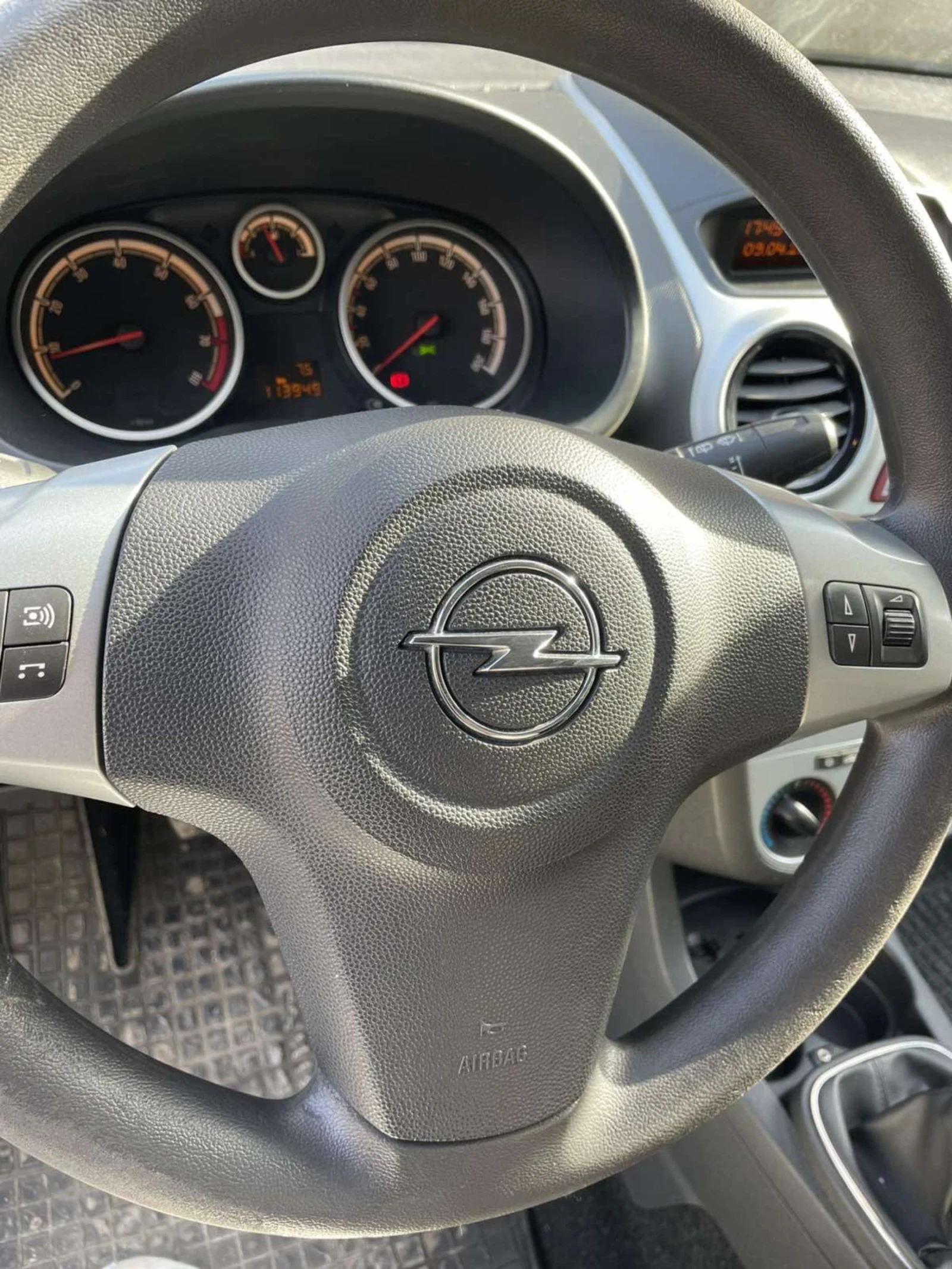 Opel Corsa, снимка 9 - Автомобили и джипове - 54150509