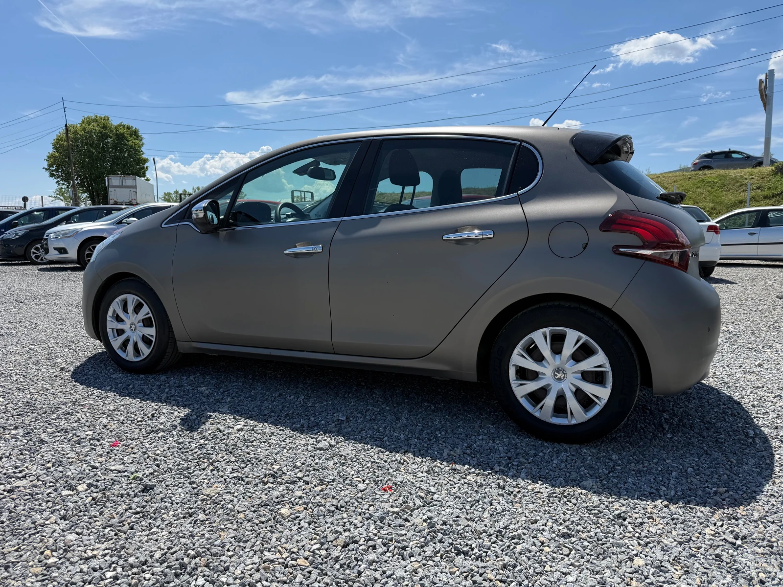 Peugeot 208 1.2 I avtomatik evro 6, снимка 7 - Автомобили и джипове - 54447232