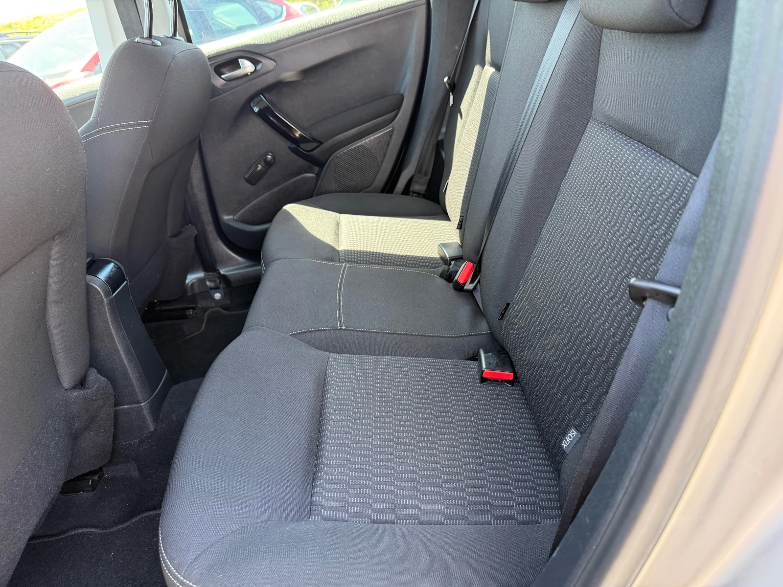 Peugeot 208 1.2 I avtomatik evro 6, снимка 11 - Автомобили и джипове - 54447232