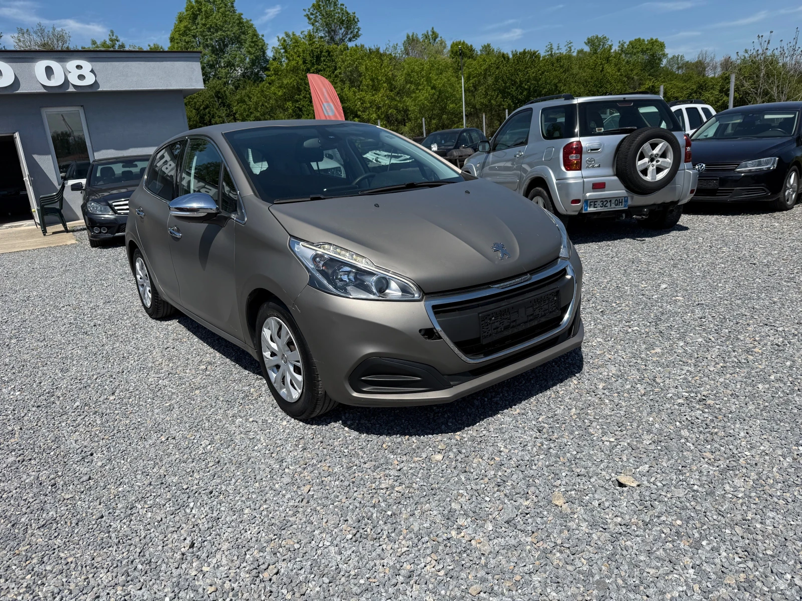 Peugeot 208 1.2 I avtomatik evro 6, снимка 3 - Автомобили и джипове - 54447232