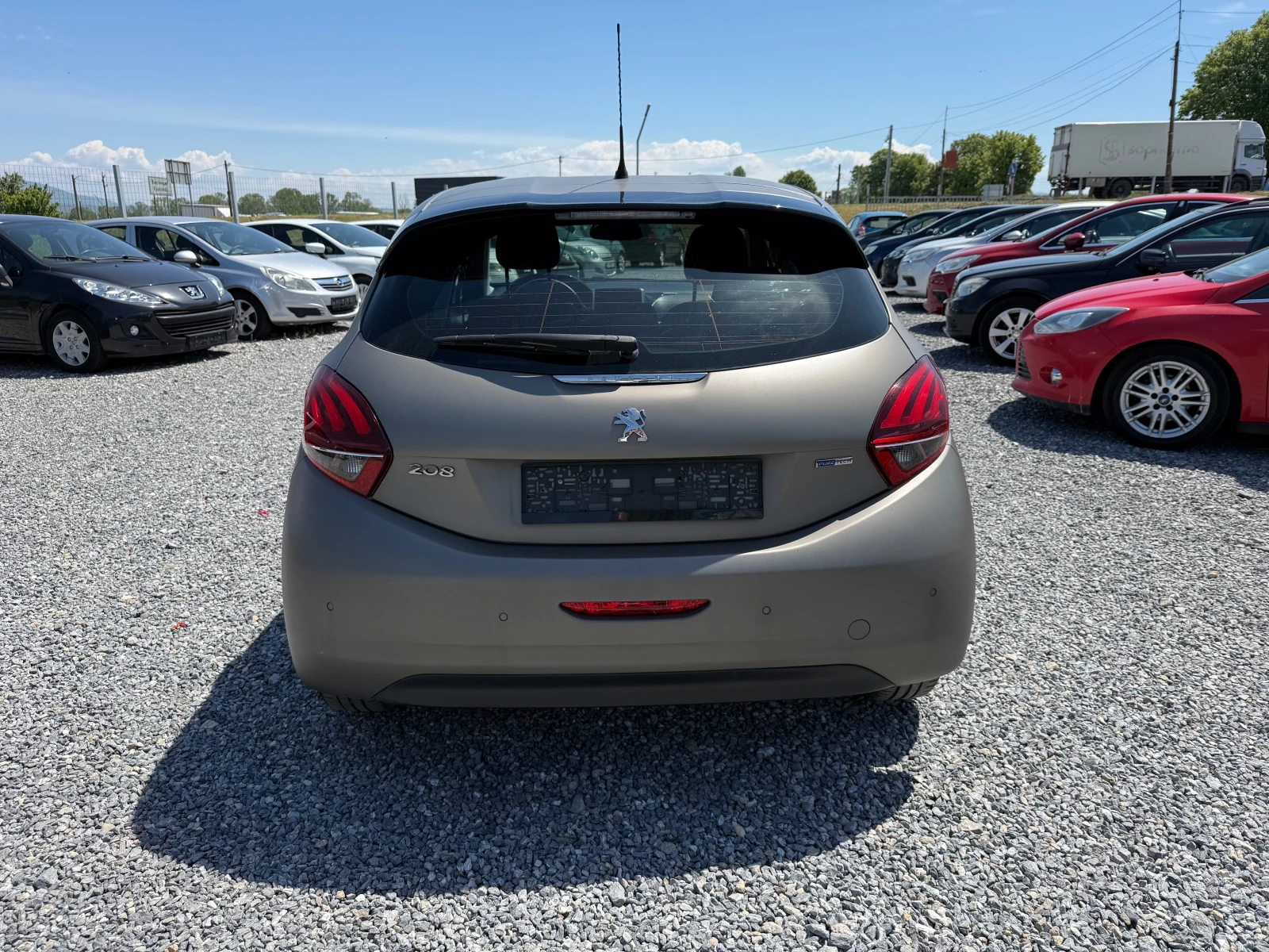 Peugeot 208 1.2 I avtomatik evro 6, снимка 4 - Автомобили и джипове - 54447232