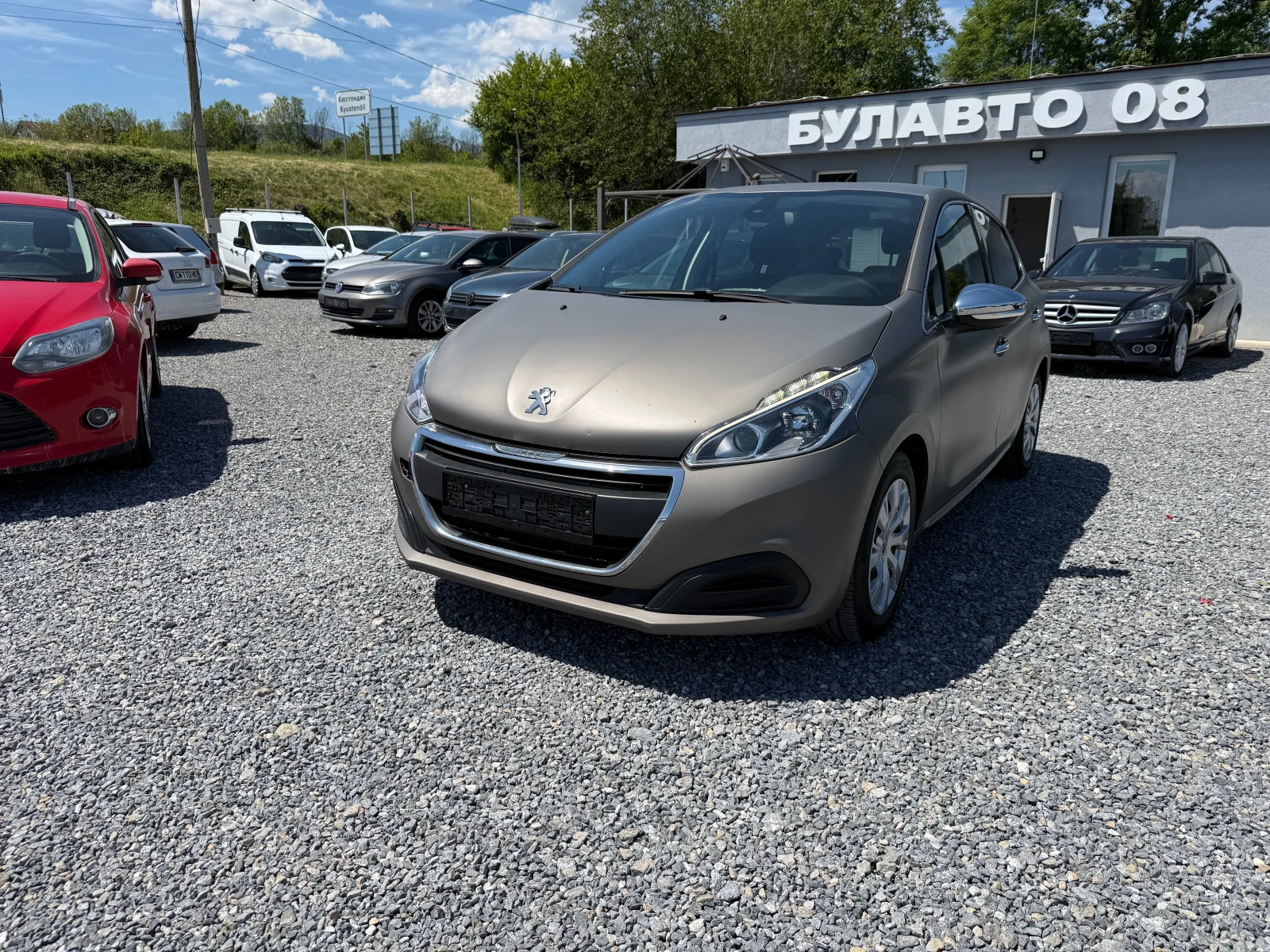 Peugeot 208 1.2 I avtomatik evro 6, снимка 2 - Автомобили и джипове - 54447232