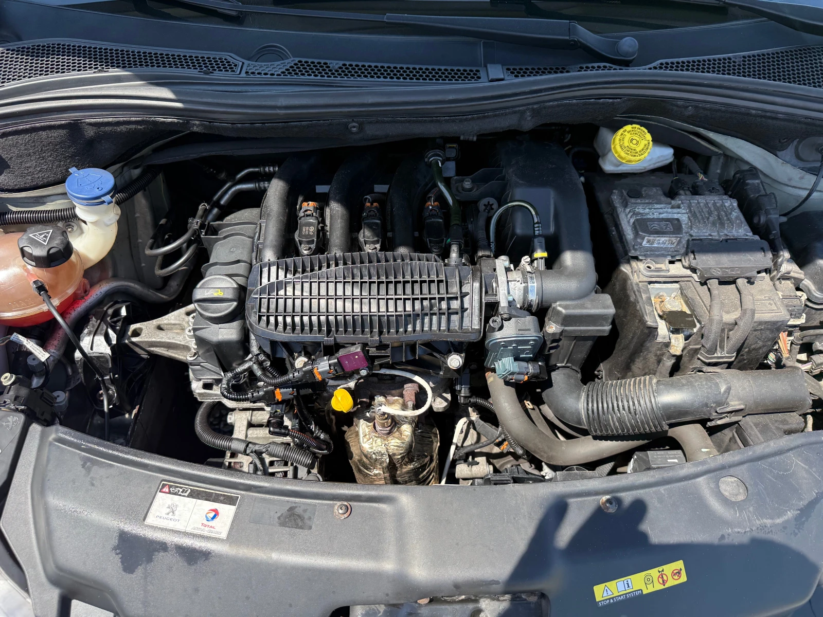 Peugeot 208 1.2 I avtomatik evro 6, снимка 14 - Автомобили и джипове - 54447232